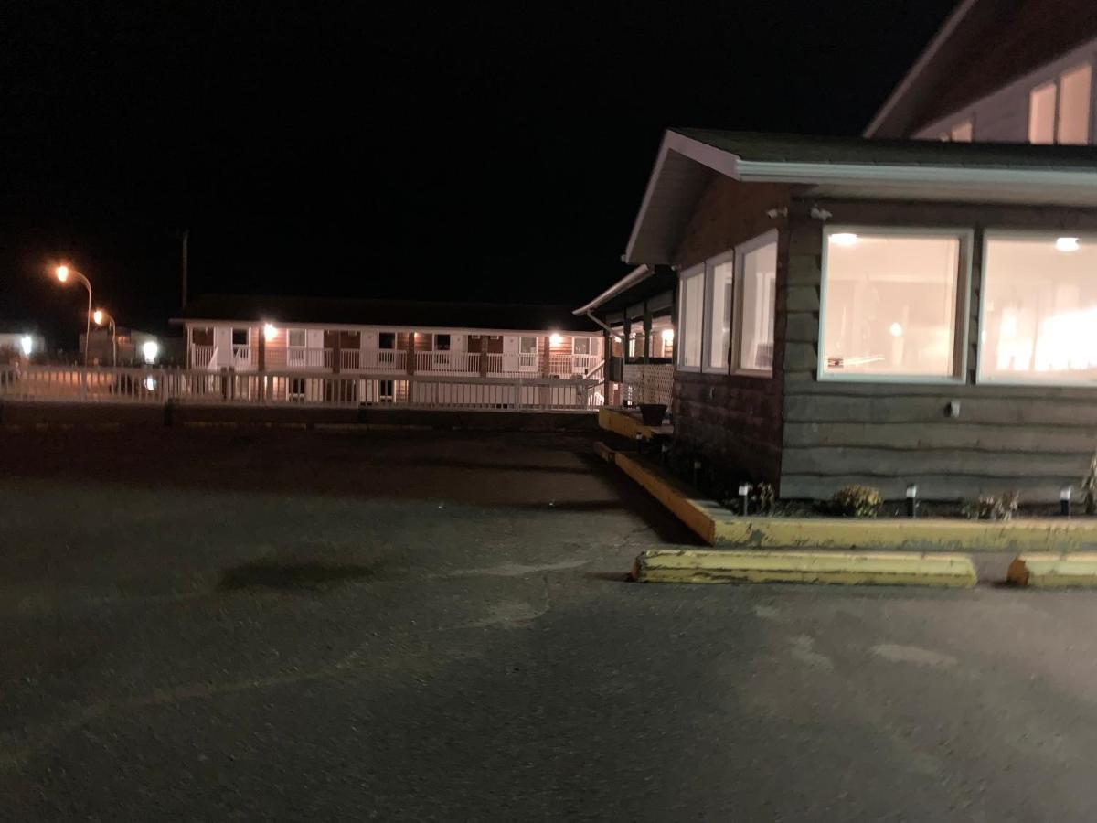 Airways Motel Cold Lake Экстерьер фото